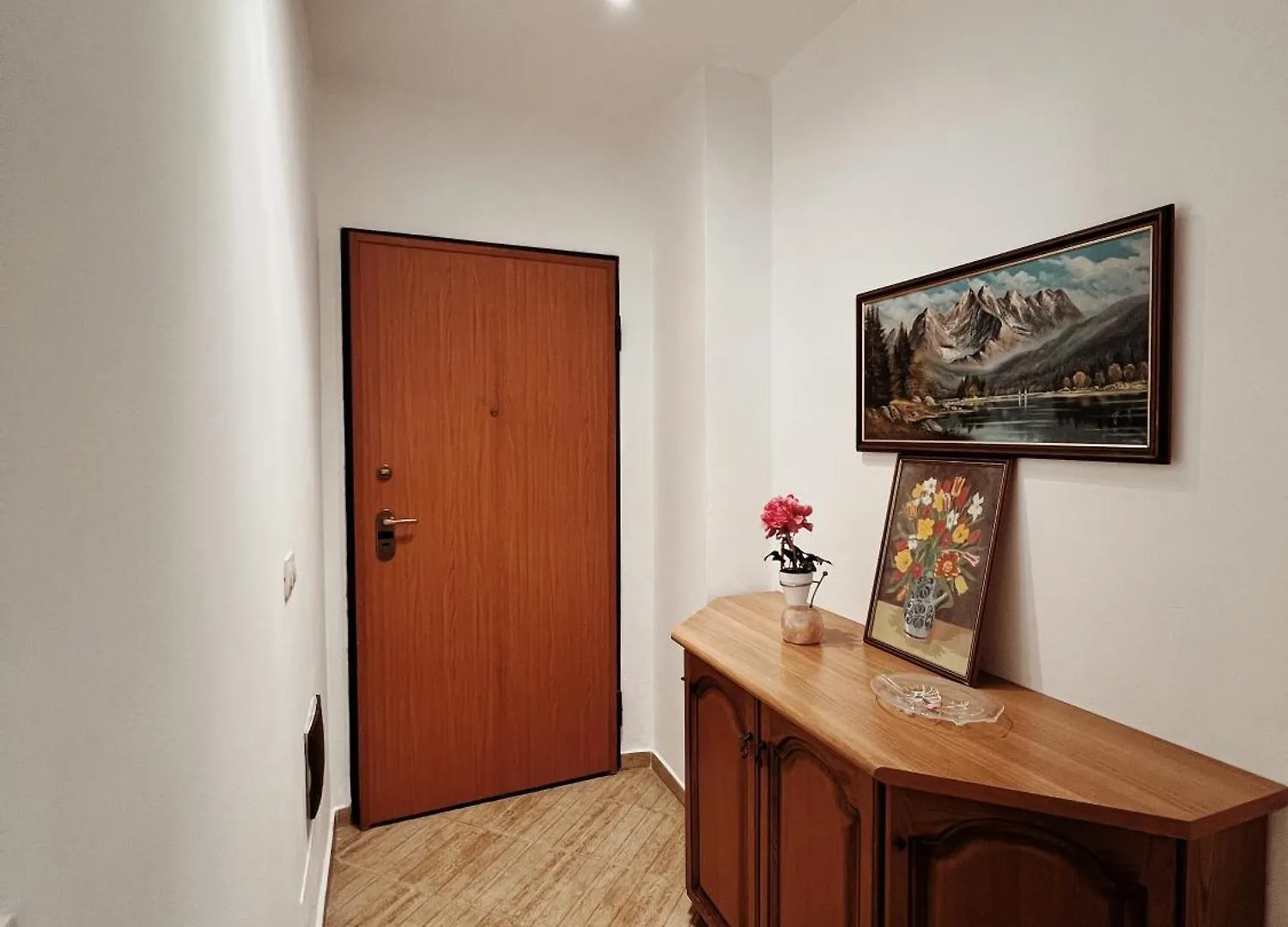 Lovely Apartment Tirana 0*,  Albania